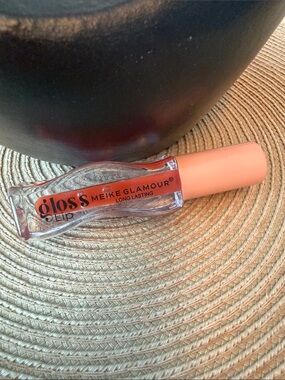 Glamour Lip Gloss in Soft Peach